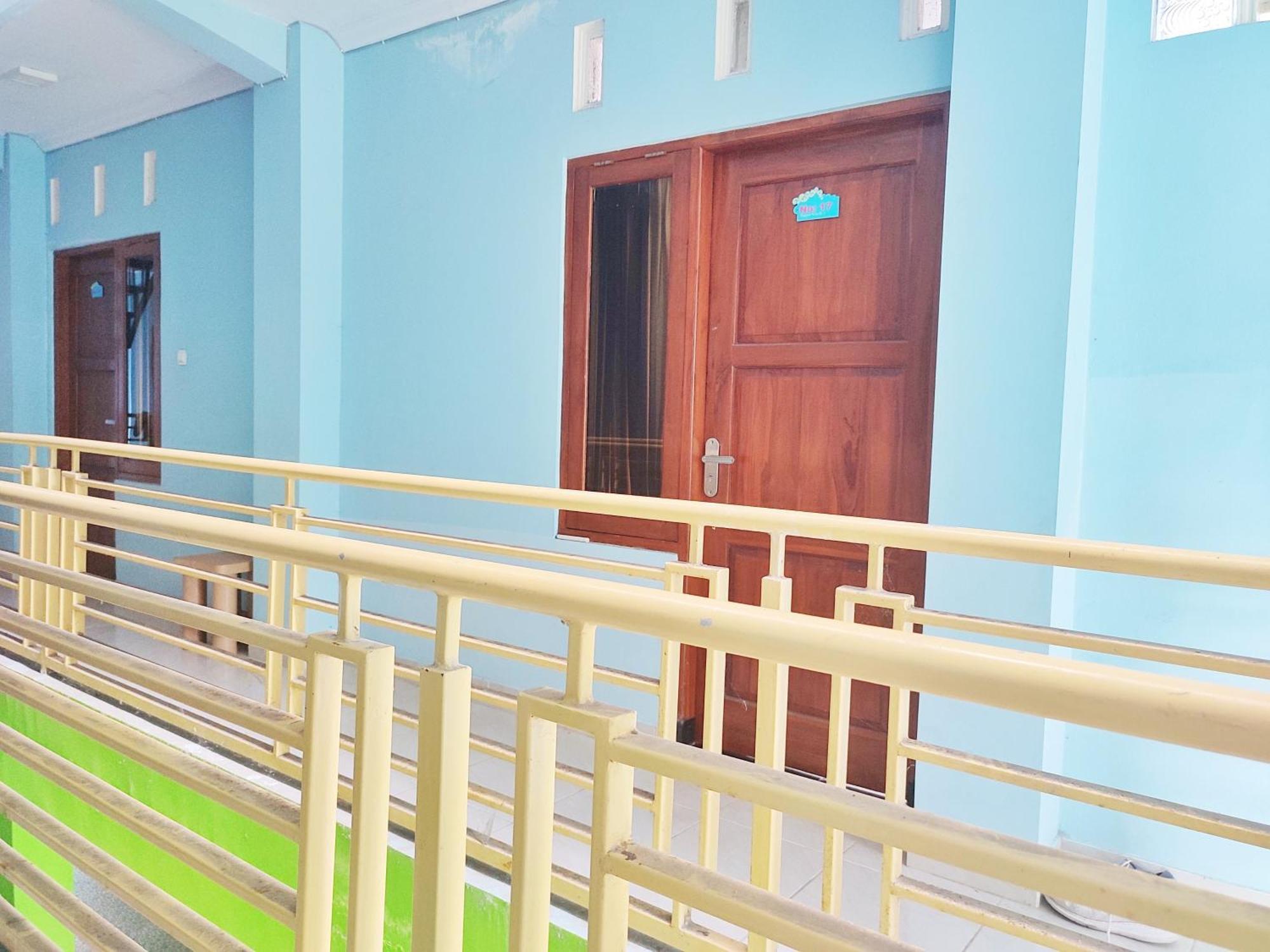 Happy Syariah Hotel Near Jombor Mitra Reddoorz สเลมาน ภายนอก รูปภาพ